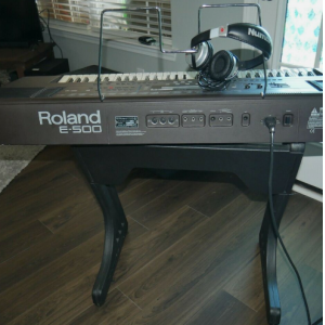 Roland E-500 is equipped with a variety of high-quality sounds